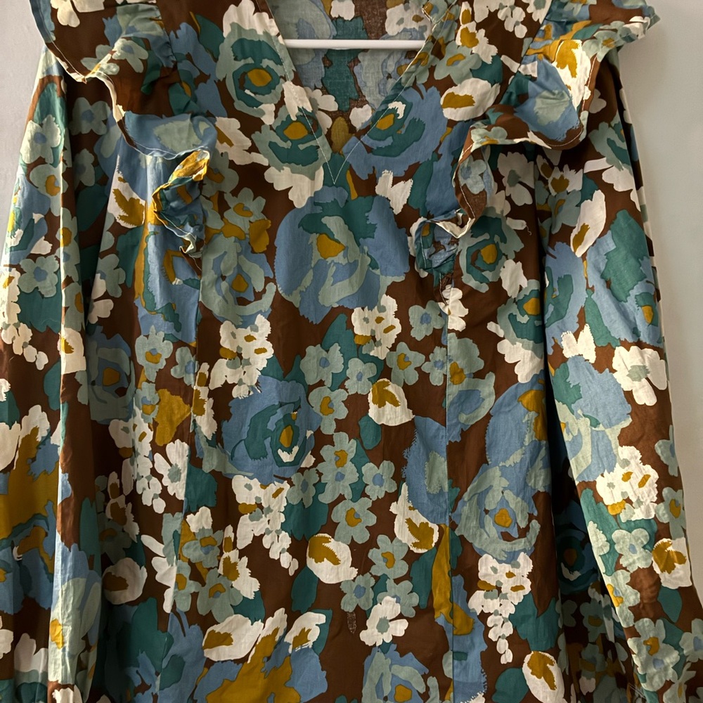 First Love size medium Floral Ruffle shirt